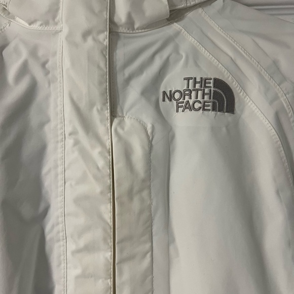 Women’s The North Face Jacket | white - Picture 4 of 4